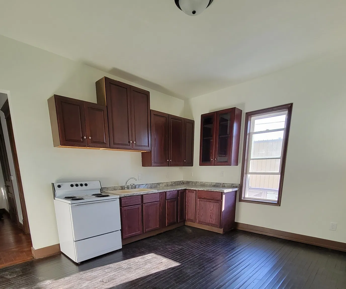 902 Washington St - 1 — Photo 1