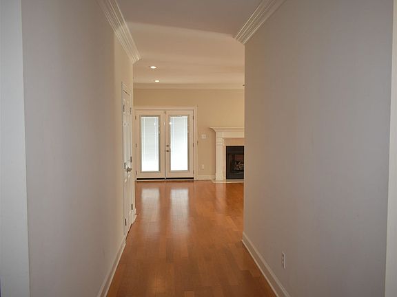 5th image of 2512 Oak Place Dr SE