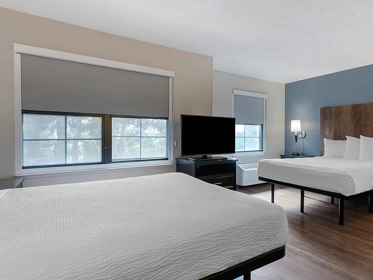 Studio Suite - 2 Full Beds