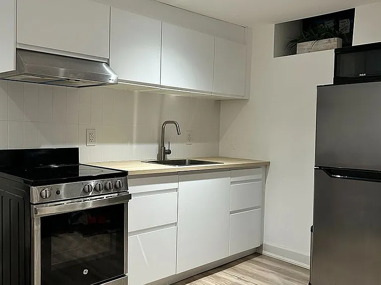 100 Morse St #B — Photo 6
