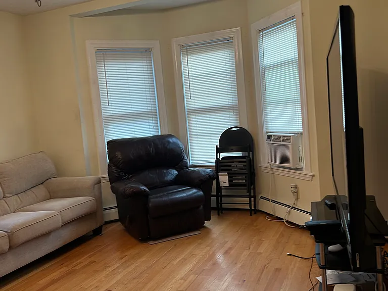 56 Mozart St #3 — Photo 4