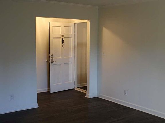 3rd image of 146 Rue Fontaine