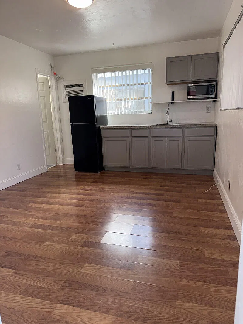 Studio, 1.0 bath, 300 sqft, $1,180 — Photo 2