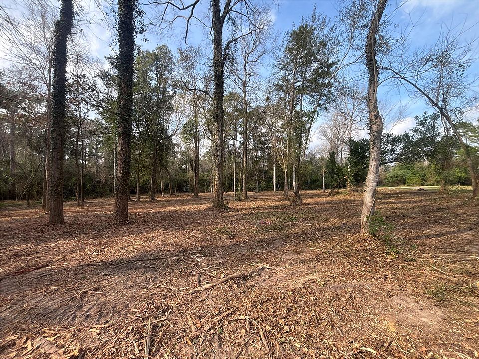 2nd image of 1742 Woodway Dr
