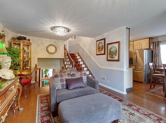 5th image of 4107 N Melvina Ave