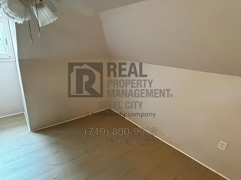 1207 W 15th St — Photo 12