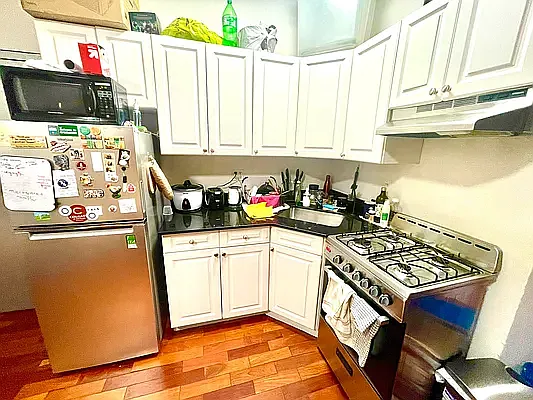 Rented by Bond New York | media 3