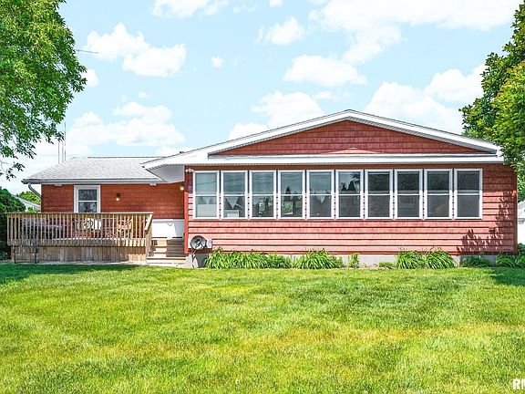 5th image of 983 Dayton Ct