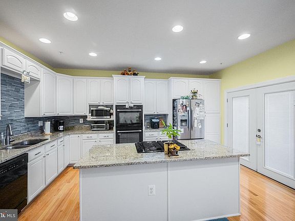 2nd image of 804 Mericrest Way