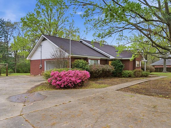 2nd image of 33 Joe Traylor Rd