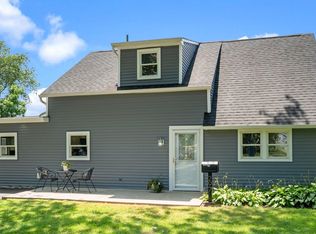 297 Holly Dr, Levittown, PA