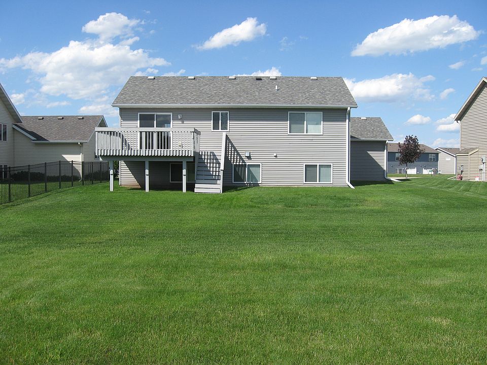 2nd image of 6055 S Pointe Dr SW