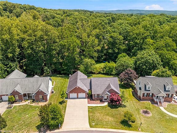 2nd image of 107 N Hills Dr