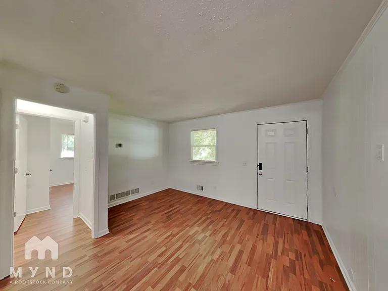 71 Sheila Ln #B — Photo 4