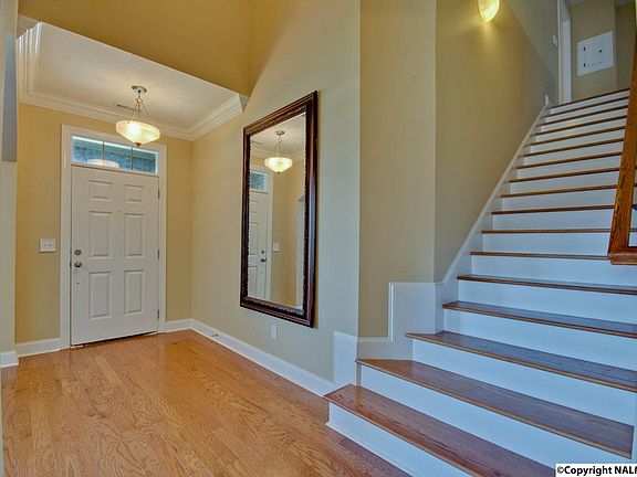 5th image of 308 Weatherford Dr NW