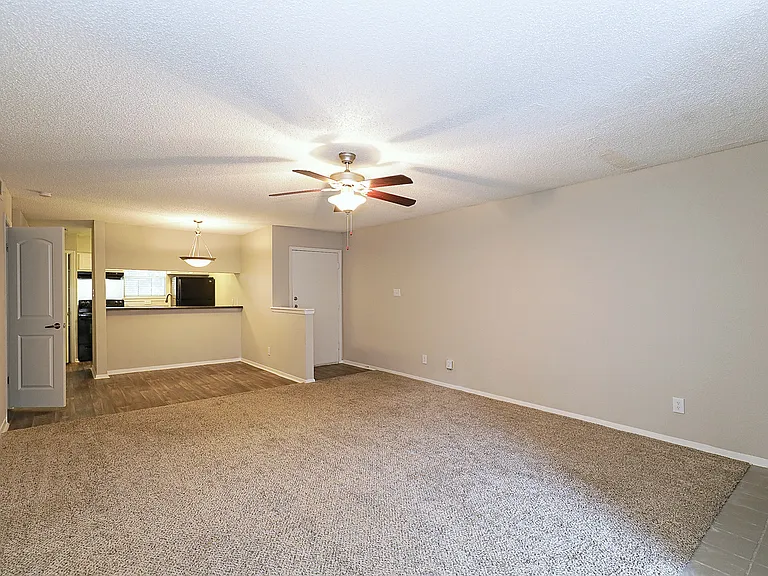 City Crest Apartments — Photo 121