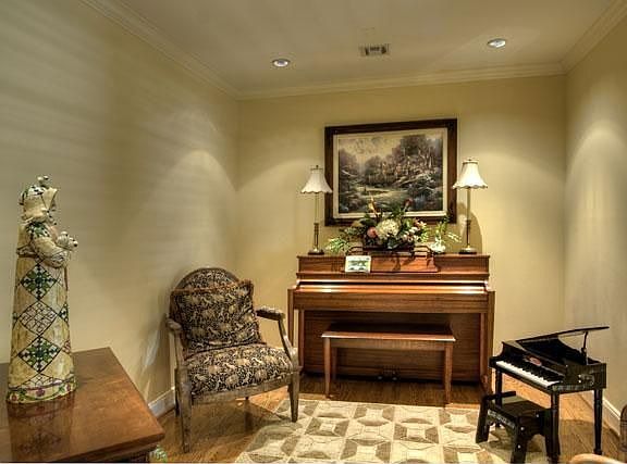 2nd image of 5658 Bordley Dr