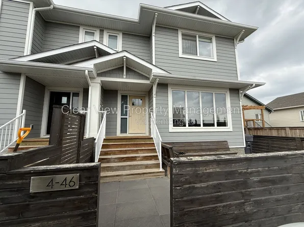 46 Country Meadows Blvd W #2, Lethbridge, AB T1J 5J4
