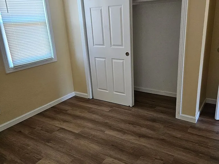 5319 Gordon Dr — Photo 5