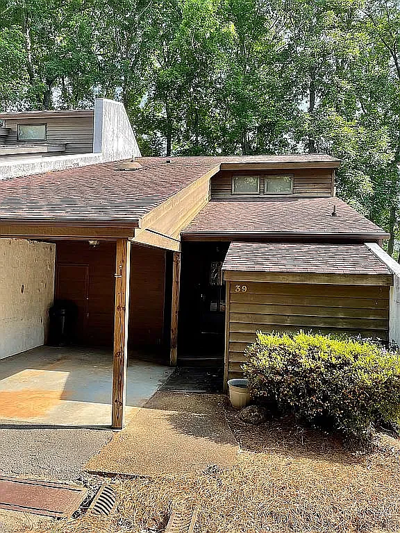 2 bed, 2.5 bath, 1828 sqft, $1,900 — Photo 1