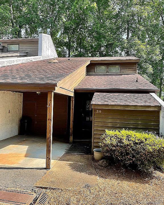 1st image of 39 Lantern Ln