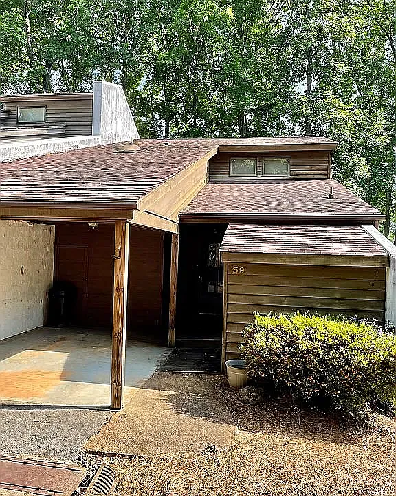 39 Lantern Ln