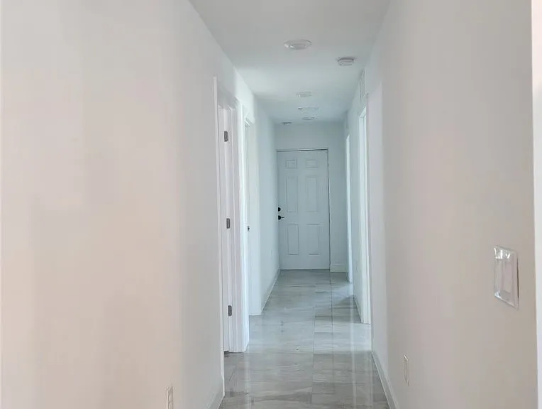 3437 Katherine St — Photo 10