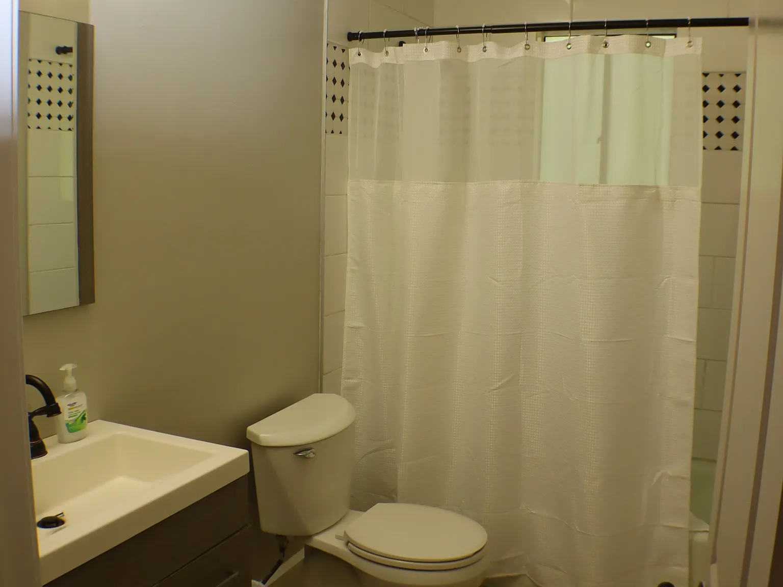 5 bed, 2900 sqft, $2,750 — Photo 4