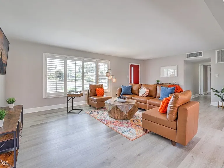 2400 Sherman Pl — Photo 7