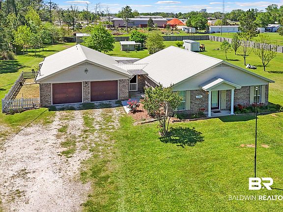 3rd image of 14343 Pecan St N