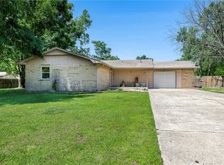 1710 Mayflower Rd S, Bentonville, AR 72713