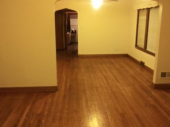 3rd image of 9005 S May St