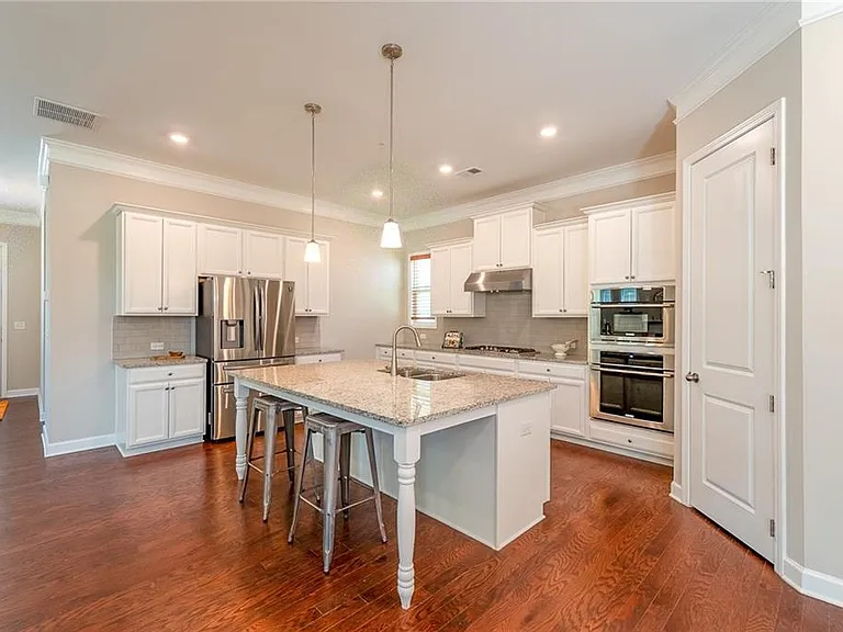 165 Mansfield Dr — Photo 9