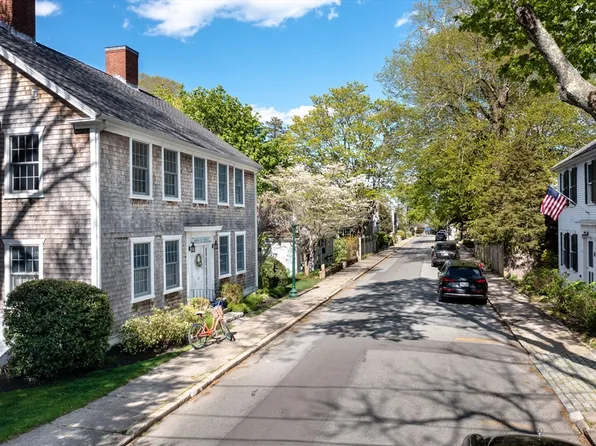 25 Main St #1, Marion, MA 02738