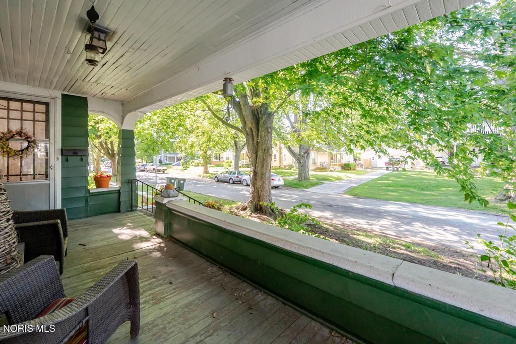 449 College Ave, Fostoria, OH - More