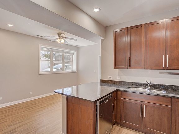 5th image of 1100 N Paulina St APT 1W