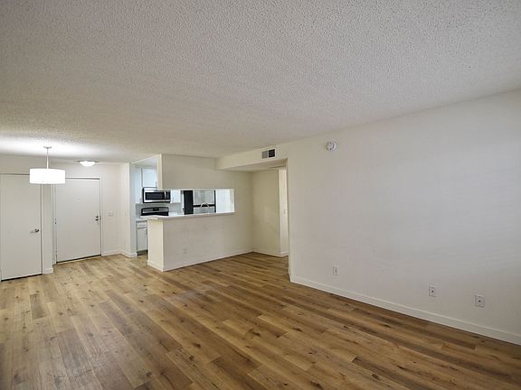 4th image of 11030 Hartsook St APT 124