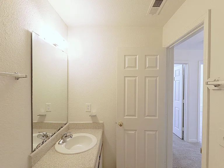 2201 Spring Garden St — Photo 50