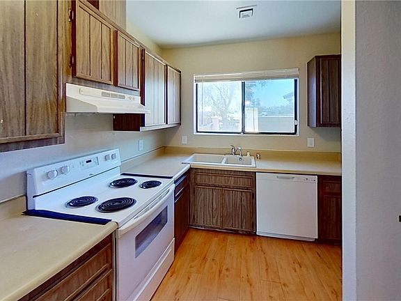 3rd image of 1569 Hialeah Dr