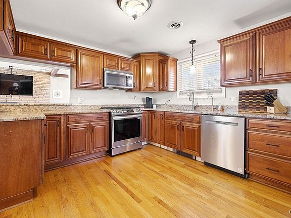 2nd image of 8688 Oswego Rd
