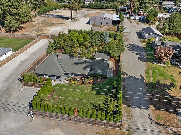 4th image of 6901 44th Avenue E