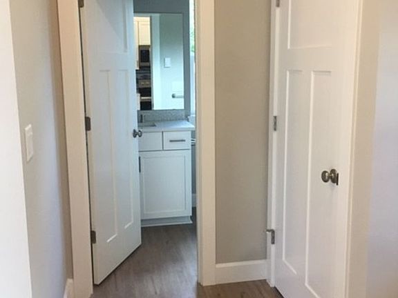 4th image of 748 NW Ogden Ave #B-1ba-360sqft