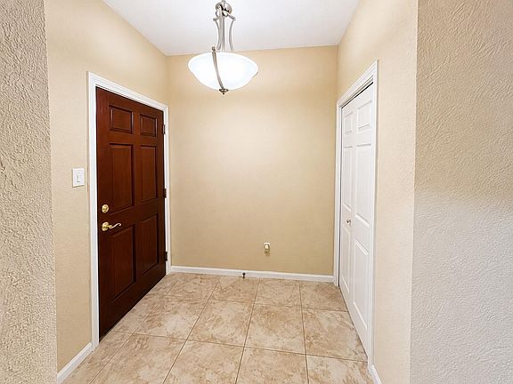 5th image of 2803 Kings Crossing Dr APT 315