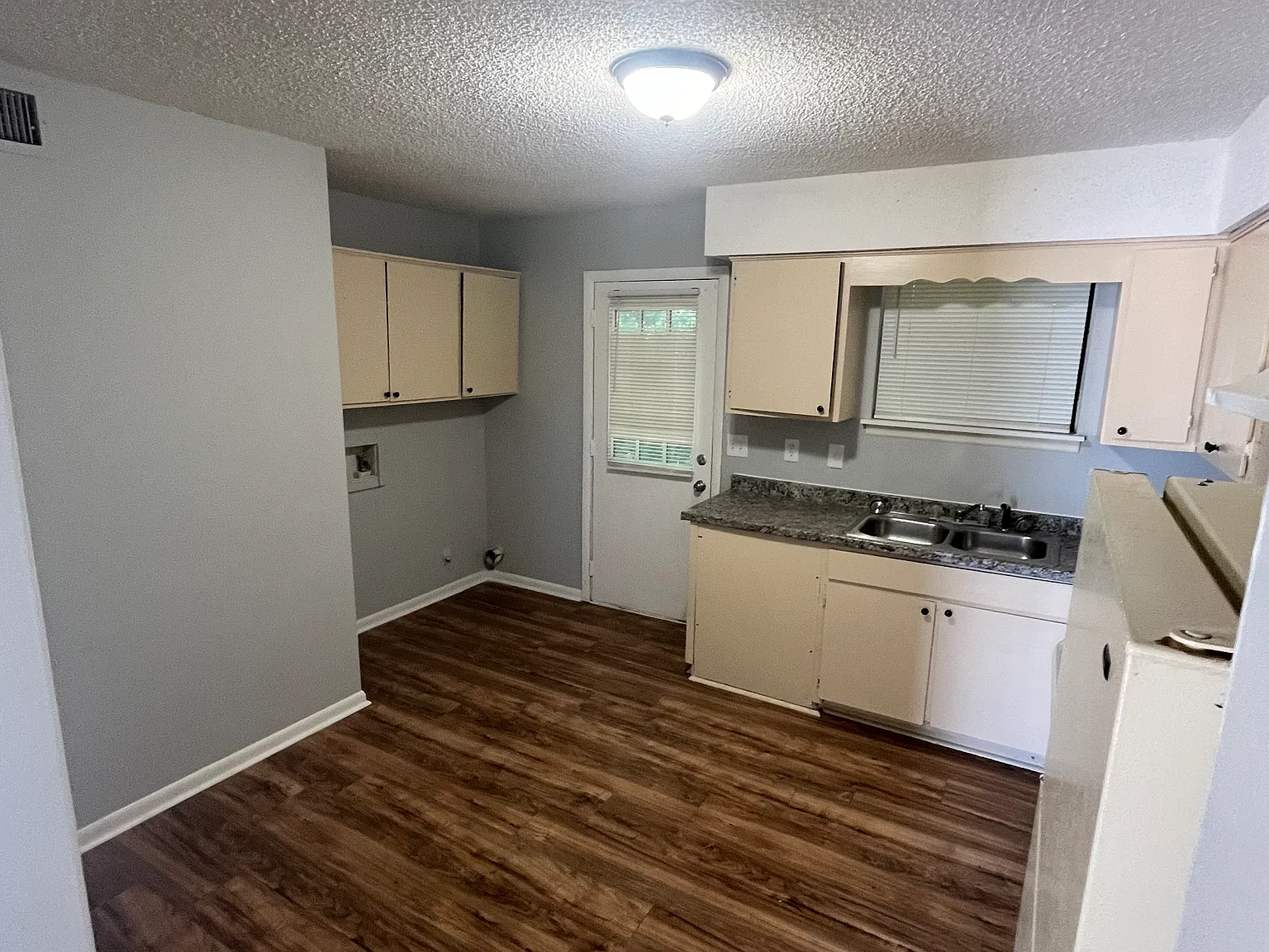 2 bed, 800 sqft, $1,450 — Photo 4