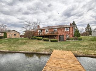 2490 Golden Shore Ct, Fenton, MI 48430