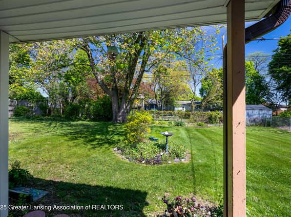 3316 Pickwick Pl, Lansing, MI 48917