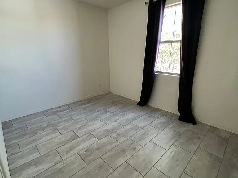 5407 S 18th Pl — Photo 6