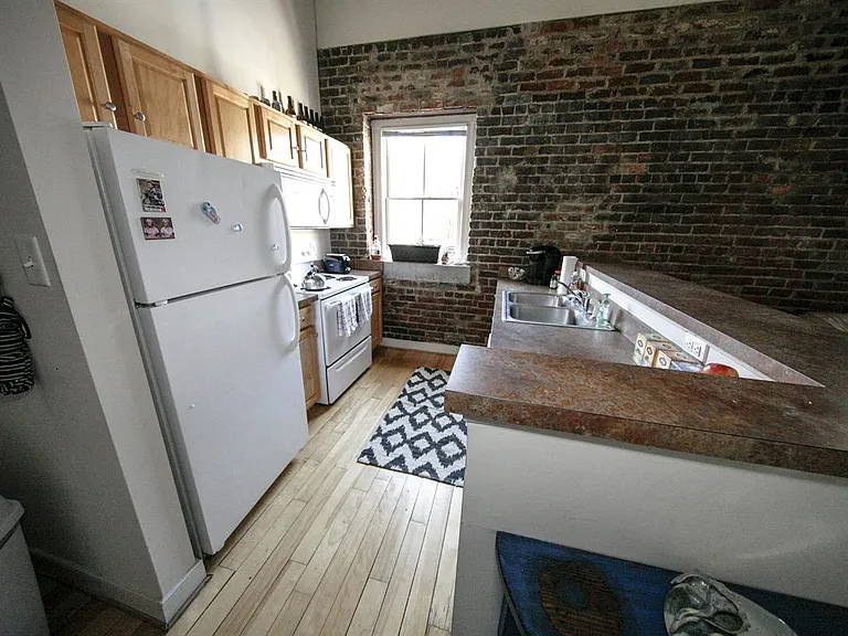 302 Goshen St #203 — Photo 7