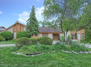 6801 Brookeshire Dr, West Bloomfield, MI