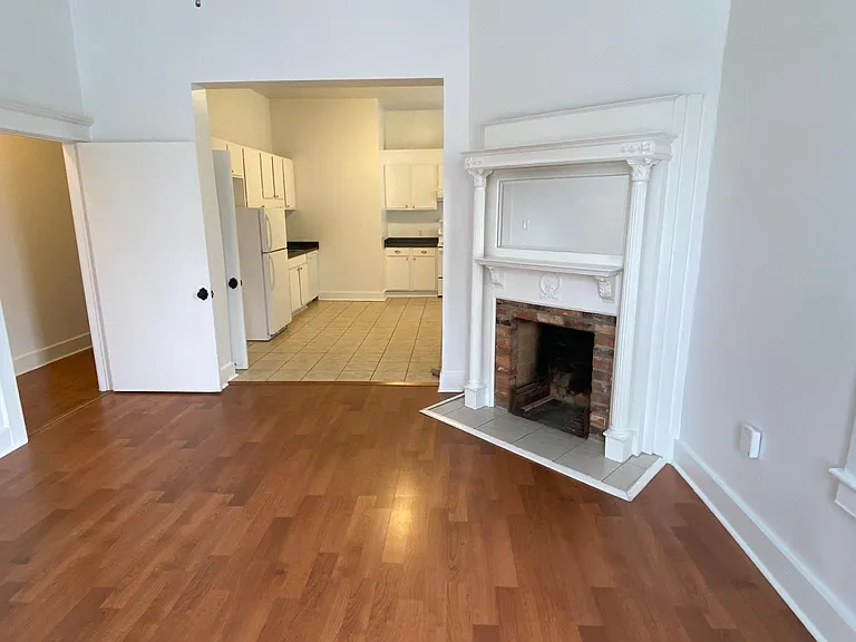 421 E Duffy St #A — Photo 12